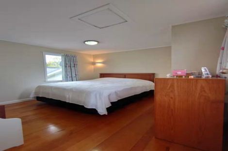 Photo of property in 1/9 Titoki Street, Te Atatu Peninsula, Auckland, 0610