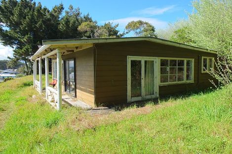 Photo of property in 8 Signal Street, Foxton Beach, Foxton, 4815