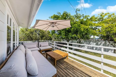 Photo of property in 8 Cadman Avenue, Waterview, Auckland, 1026