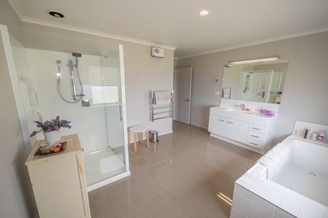 Photo of property in 6 Christine Drive, Coopers Beach, 0420
