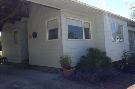 Photo of property in 10 Barron Drive, Green Bay, Auckland, 0604