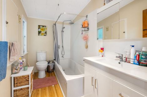 Photo of property in 16 Moore Street, Milton, 9220