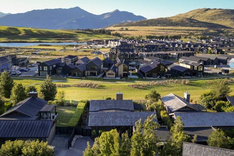 Photo of property in 20 Rannoch Drive, Jacks Point, Queenstown, 9371