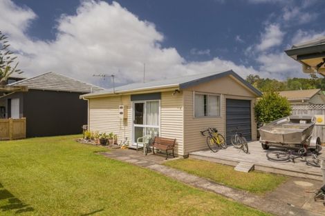 Photo of property in 2 Parkland Place, Whitianga, 3510
