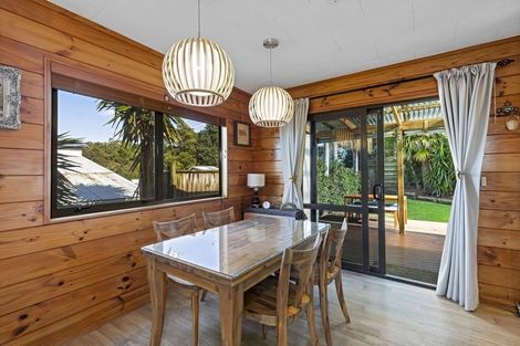 Photo of property in 61 John Dee Crescent, Red Beach, 0932