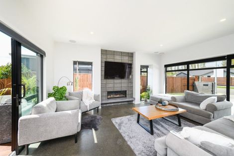 Photo of property in 35 Freedom Drive, Kelvin Grove, Palmerston North, 4414