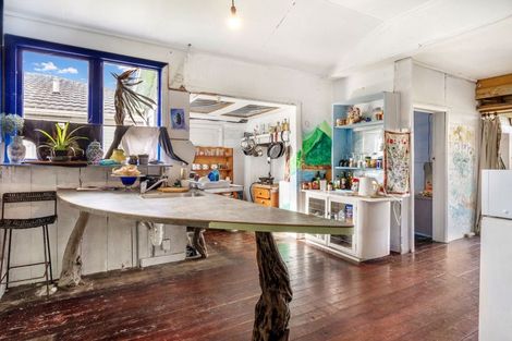 Photo of property in 115 Cornfoot Street, Castlecliff, Whanganui, 4501