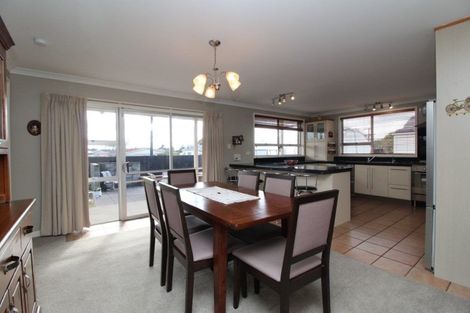 Photo of property in 145 Regan Street, Stratford, 4332