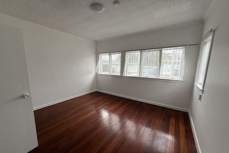 Photo of property in 40 Renfrew Avenue, Sandringham, Auckland, 1041