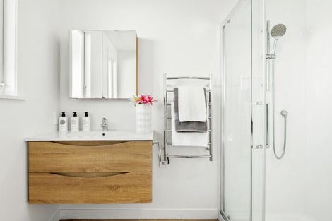 Photo of property in 8 Silver Birch Rise, Henderson, Auckland, 0612
