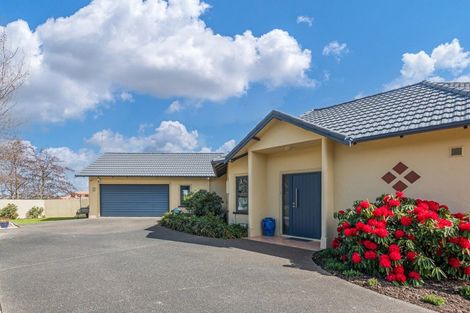 Photo of property in 33 Cashmere Drive, Fitzherbert, Palmerston North, 4410