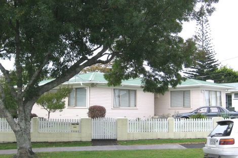 Photo of property in 34a Buscomb Avenue, Henderson, Auckland, 0610