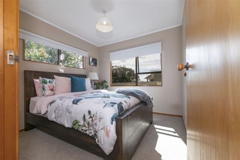 Photo of property in 57 Marellen Drive, Red Beach, 0932