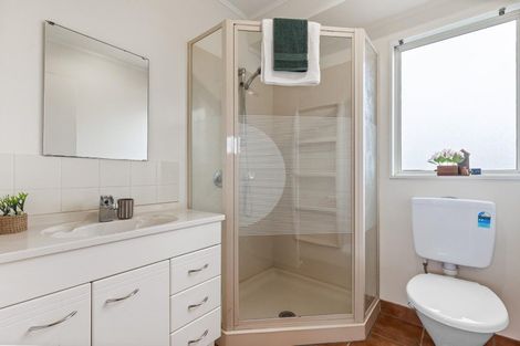 Photo of property in 13 Ginders Drive, Massey, Auckland, 0614