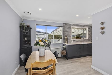 Photo of property in 12 Mossburn Grove, Kelson, Lower Hutt, 5010