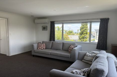 Photo of property in 1/953 Beach Road, Torbay, Auckland, 0630
