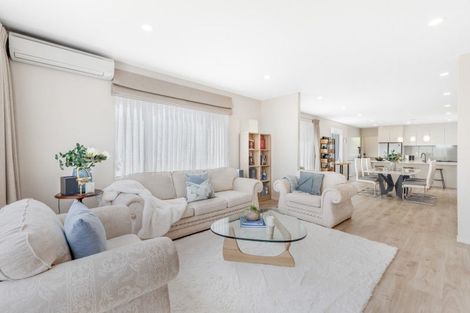 Photo of property in 10 Hedge Row, Sunnyhills, Auckland, 2010