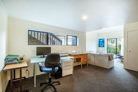 Photo of property in 2/6 Stoneleigh Court, Sunnynook, Auckland, 0632