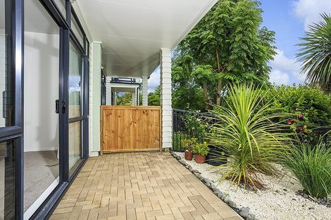 Photo of property in 69/2 Armoy Drive, East Tamaki, Auckland, 2016