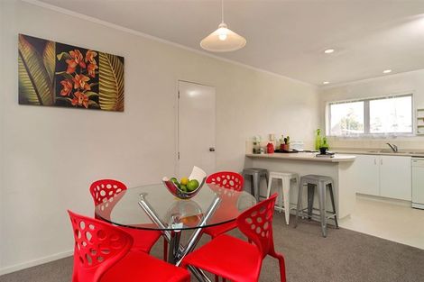 Photo of property in 1/38 Kirrie Avenue, Te Atatu South, Auckland, 0610