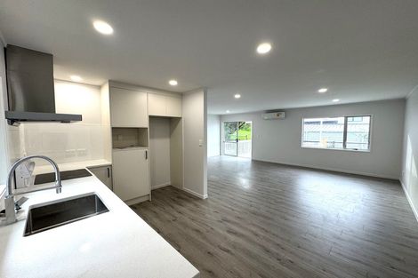 Photo of property in 48 Lauderdale Road, Birkdale, Auckland, 0626