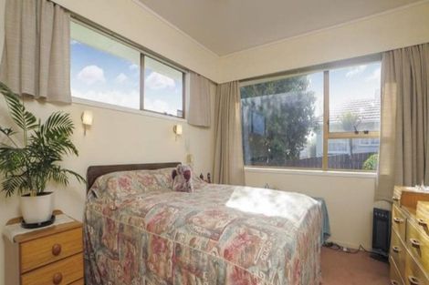 Photo of property in 2/13 Waitaki Street, Henderson, Auckland, 0612