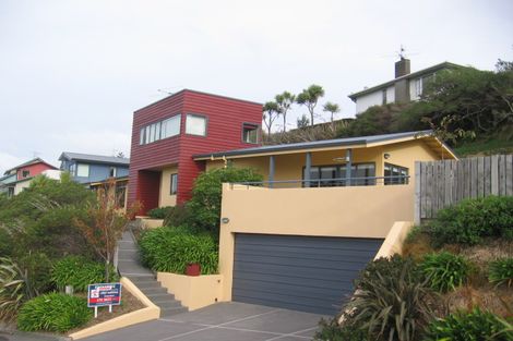 Photo of property in 2 Atamira Close, Churton Park, Wellington, 6037