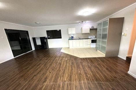 Photo of property in 29 Awaroa Road, Sunnyvale, Auckland, 0612