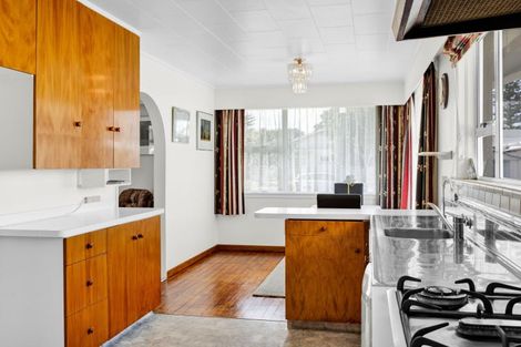 Photo of property in 75 Domett Street, Waitara, 4320