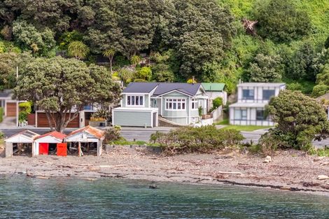 Photo of property in 141 Breaker Bay Road, Breaker Bay, Wellington, 6022