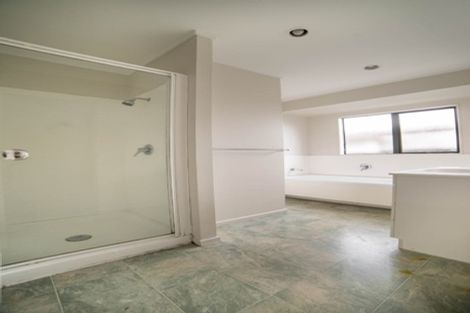 Photo of property in 2/32 Limond Street, Randwick Park, Auckland, 2105