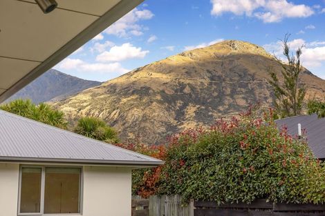 Photo of property in 42 Sylvan Street, Lake Hayes, Queenstown, 9304