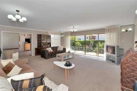 Photo of property in 219 Main North Road, Redwood, Christchurch, 8051