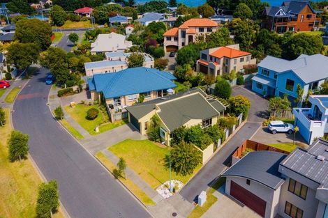 Photo of property in 11 Avion Terrace, Raumati Beach, Paraparaumu, 5032