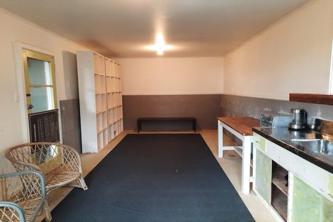 Photo of property in 21 Te Ahuahu Road, Piha, 0772