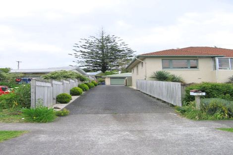 Photo of property in 17a Clayburn Road, Glen Eden, Auckland, 0602
