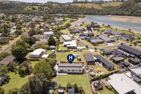 Photo of property in 8 Voyager Place, Cooks Beach, Whitianga, 3591