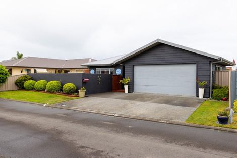 Photo of property in 4 Gregory Grove, Clive, 4102