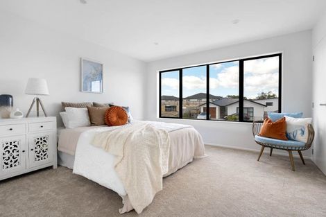 Photo of property in 5/3 Kaimai Avenue, Massey, Auckland, 0614