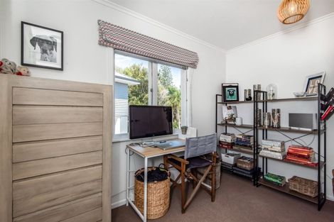 Photo of property in 1/30 Selwyn Crescent, Forrest Hill, Auckland, 0620