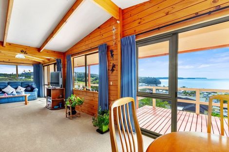 Photo of property in 37 Merehai Place, Snells Beach, 0920