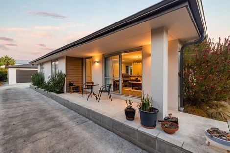 Photo of property in 238 Wainoni Road, Avondale, Christchurch, 8061