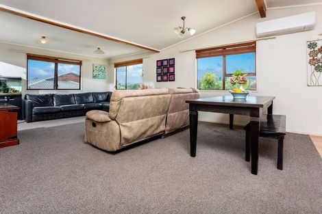 Photo of property in 34 Unsworth Drive, Unsworth Heights, Auckland, 0632