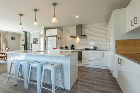 Photo of property in 20 Pegasus Place, Kelvin Grove, Palmerston North, 4414