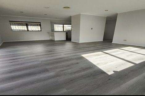 Photo of property in 2/11 Roseneath Place, Birkdale, Auckland, 0626