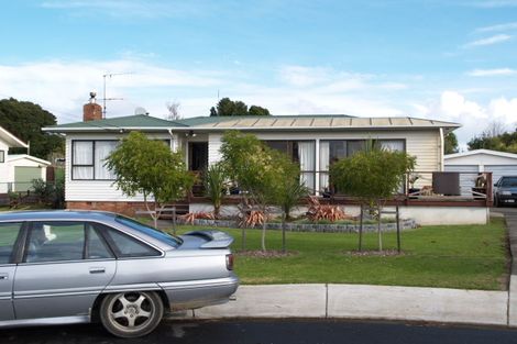 Photo of property in 90 Hallberry Road, Mangere East, Auckland, 2024
