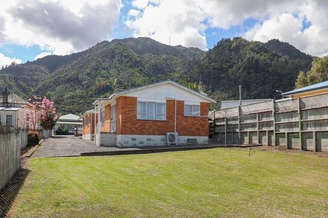 Photo of property in 227 Whitaker Street, Te Aroha, 3320