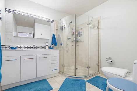 Photo of property in 2/124 Stancombe Road, Flat Bush, Auckland, 2016