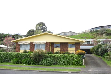 Photo of property in 15 Heaphy Street, Westown, New Plymouth, 4310