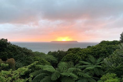 Photo of property in 114 Motuhara Road, Plimmerton, Porirua, 5026